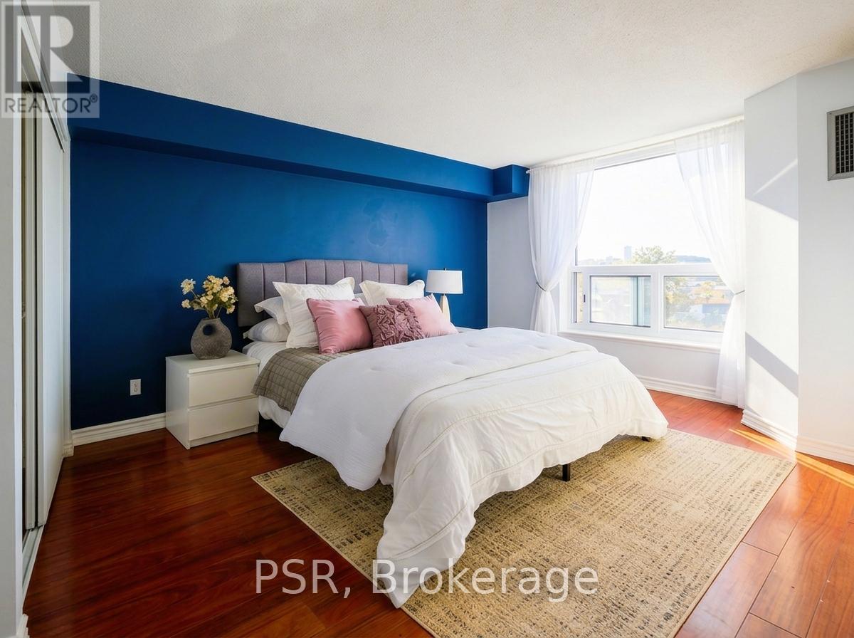 205 - 11 Thorncliffe Park Drive, Toronto, Ontario  M4H 1P3 - Photo 6 - C12973232