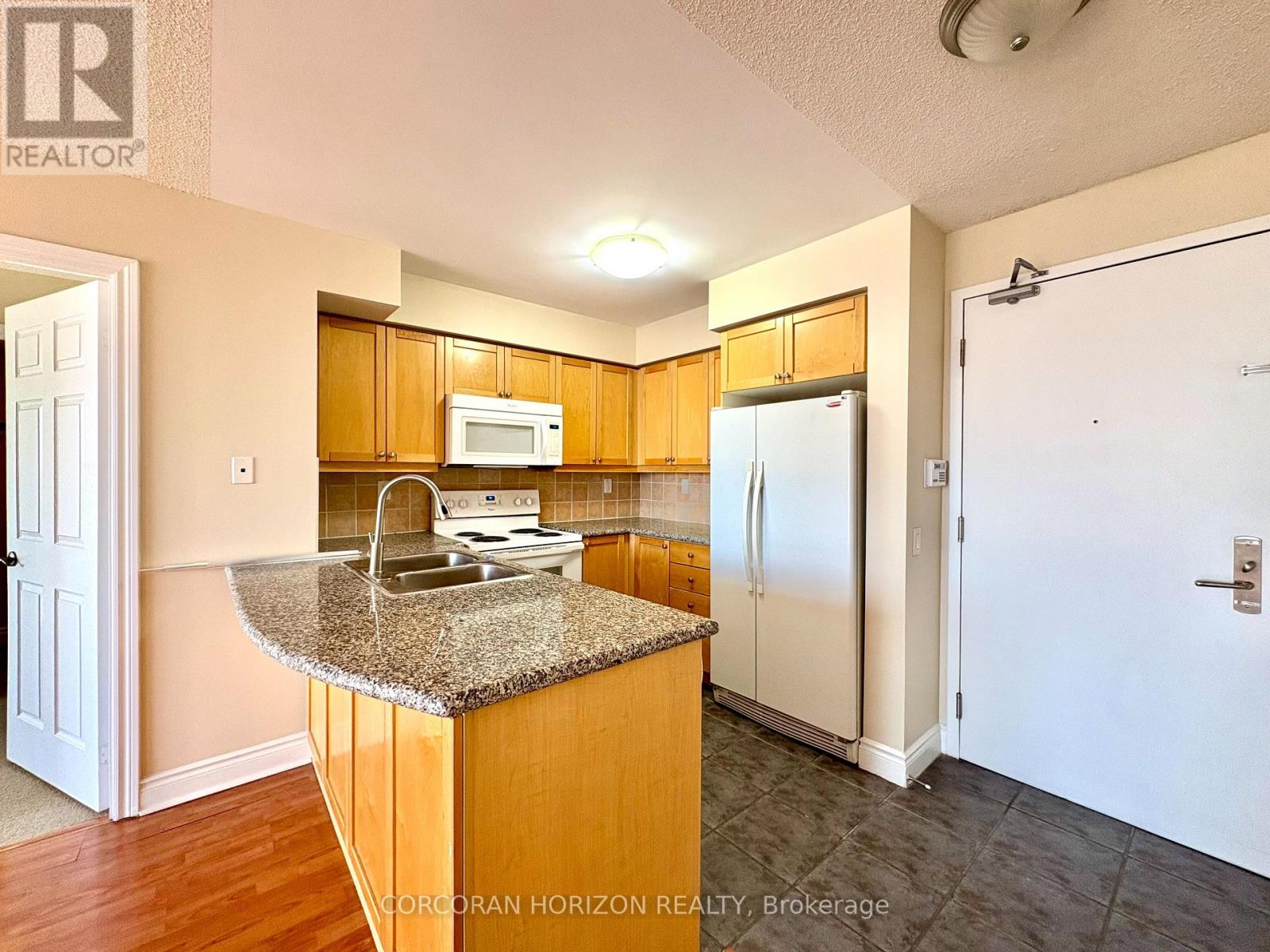 1411 - 78 Harrison Garden Boulevard, Toronto, Ontario  M2N 7E2 - Photo 6 - C12973306