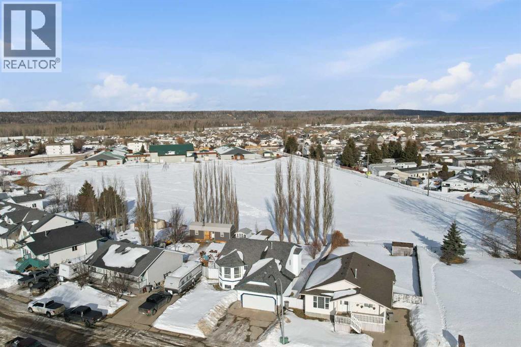 15 Wellwood Drive, Whitecourt, Alberta  T7S 1T8 - Photo 2 - A2291653