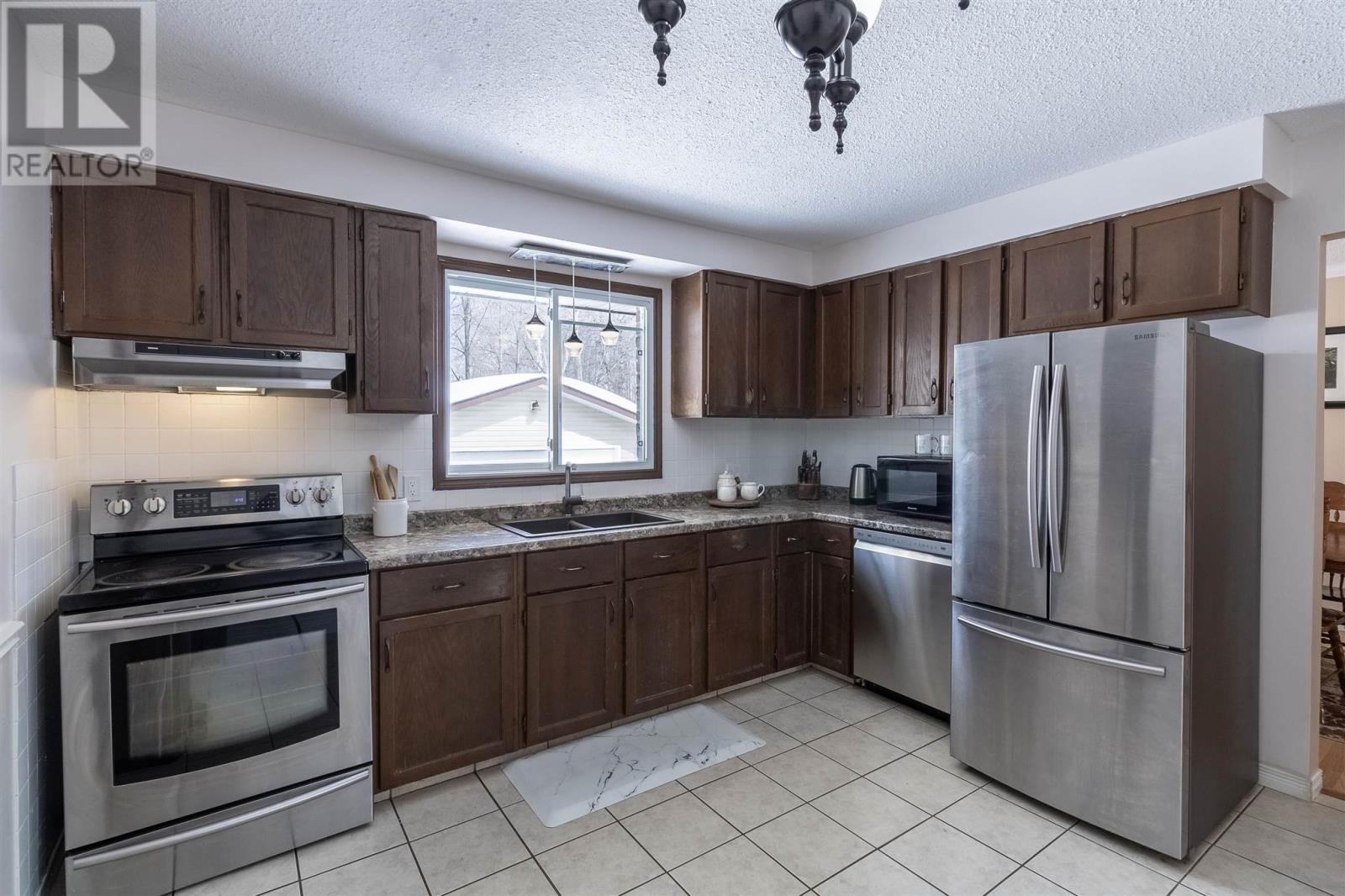 36 Amber St, Sault Ste. Marie, Ontario  P6A 5G1 - Photo 9 - SM260589