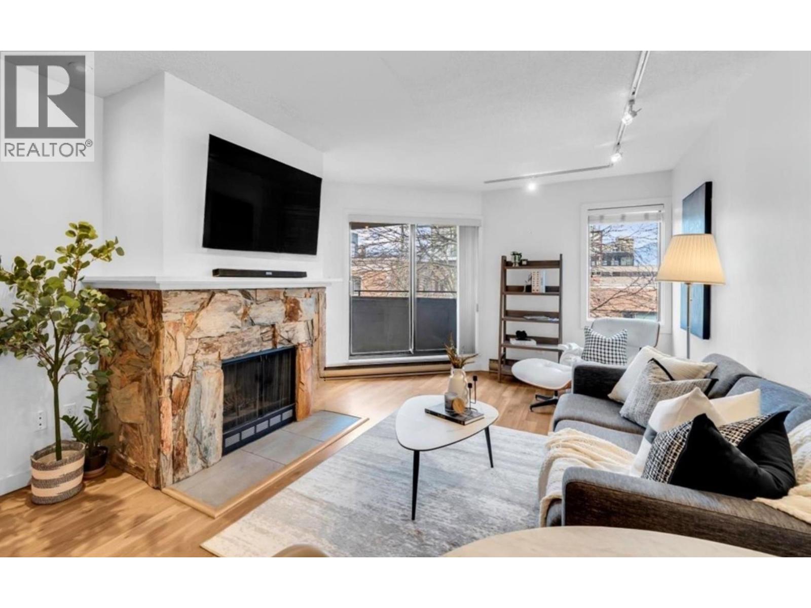 407 1476 W 10TH AVENUE, Vancouver, British Columbia