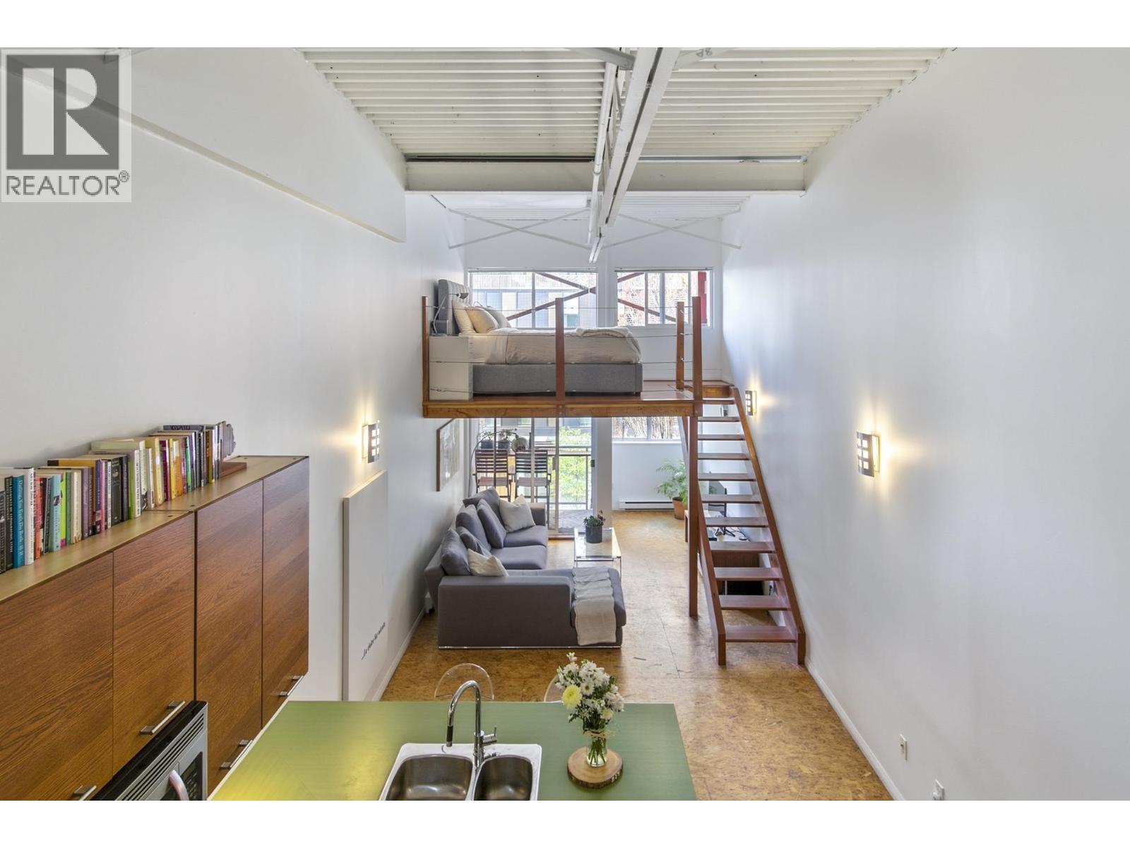 C6 238 E 10TH AVENUE, Vancouver, British Columbia