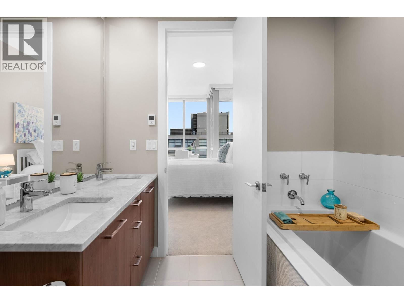 1502 9080 University Crescent, Burnaby, British Columbia  V5A 0B7 - Photo 15 - R3108722