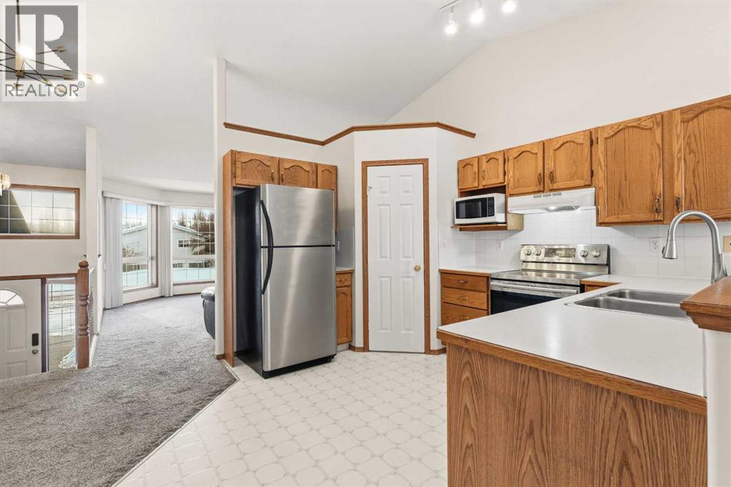 15 Wellwood Drive, Whitecourt, Alberta  T7S 1T8 - Photo 8 - A2291653