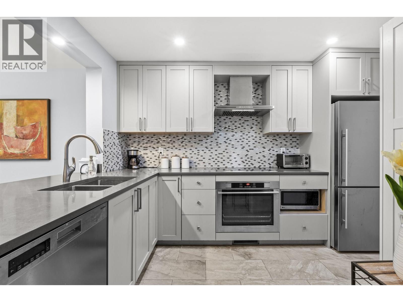 302 6055 Nelson Avenue, Burnaby, British Columbia  V5H 4L4 - Photo 10 - R3104953