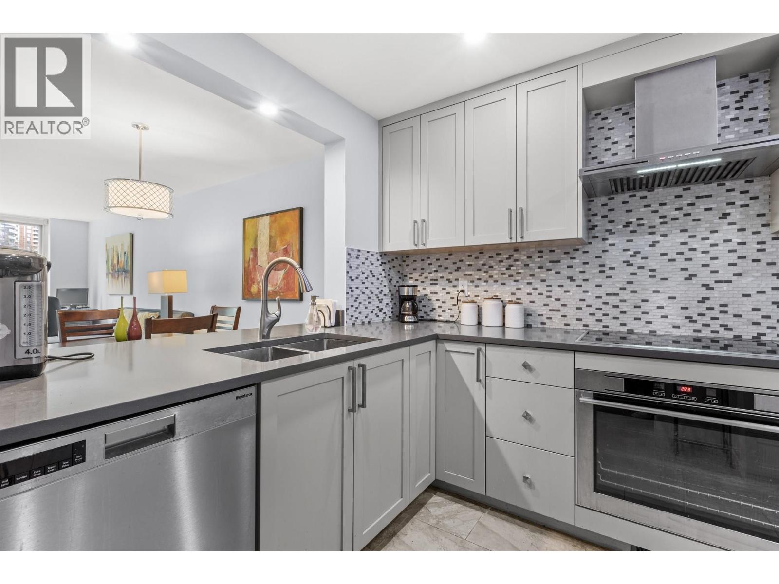 302 6055 Nelson Avenue, Burnaby, British Columbia  V5H 4L4 - Photo 9 - R3104953