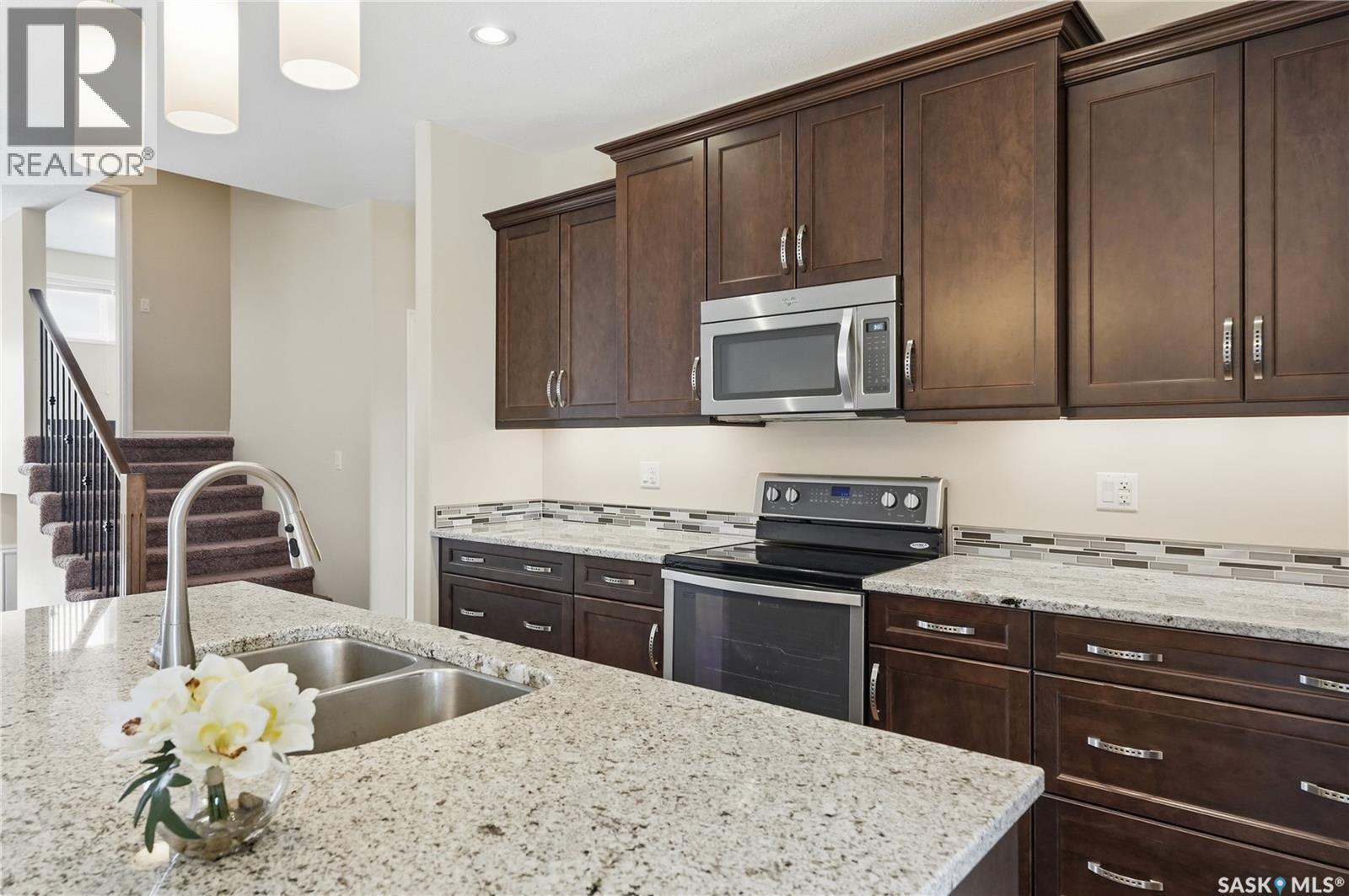 1007 Glacial Shores Common, Saskatoon, Saskatchewan  S7S 1N1 - Photo 4 - SK032311