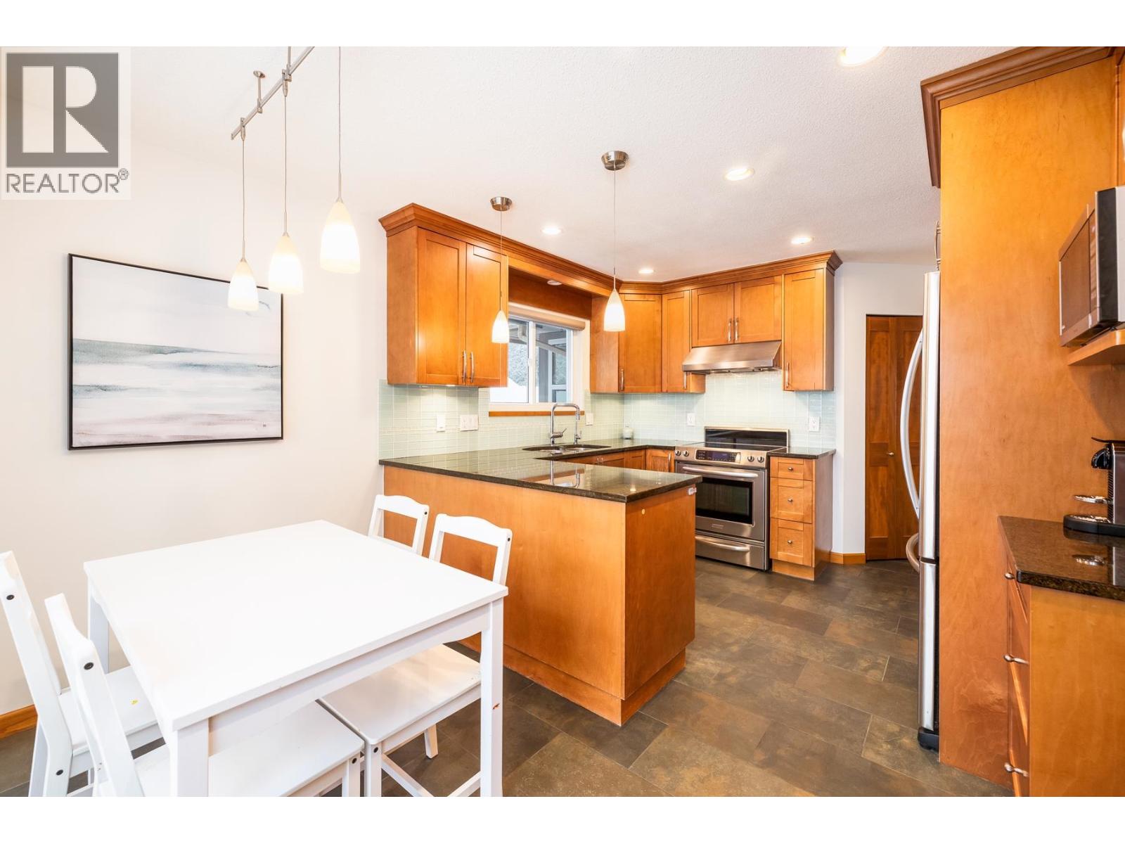 3985 Frames Place, North Vancouver, British Columbia  V7G 2M5 - Photo 15 - R3108668