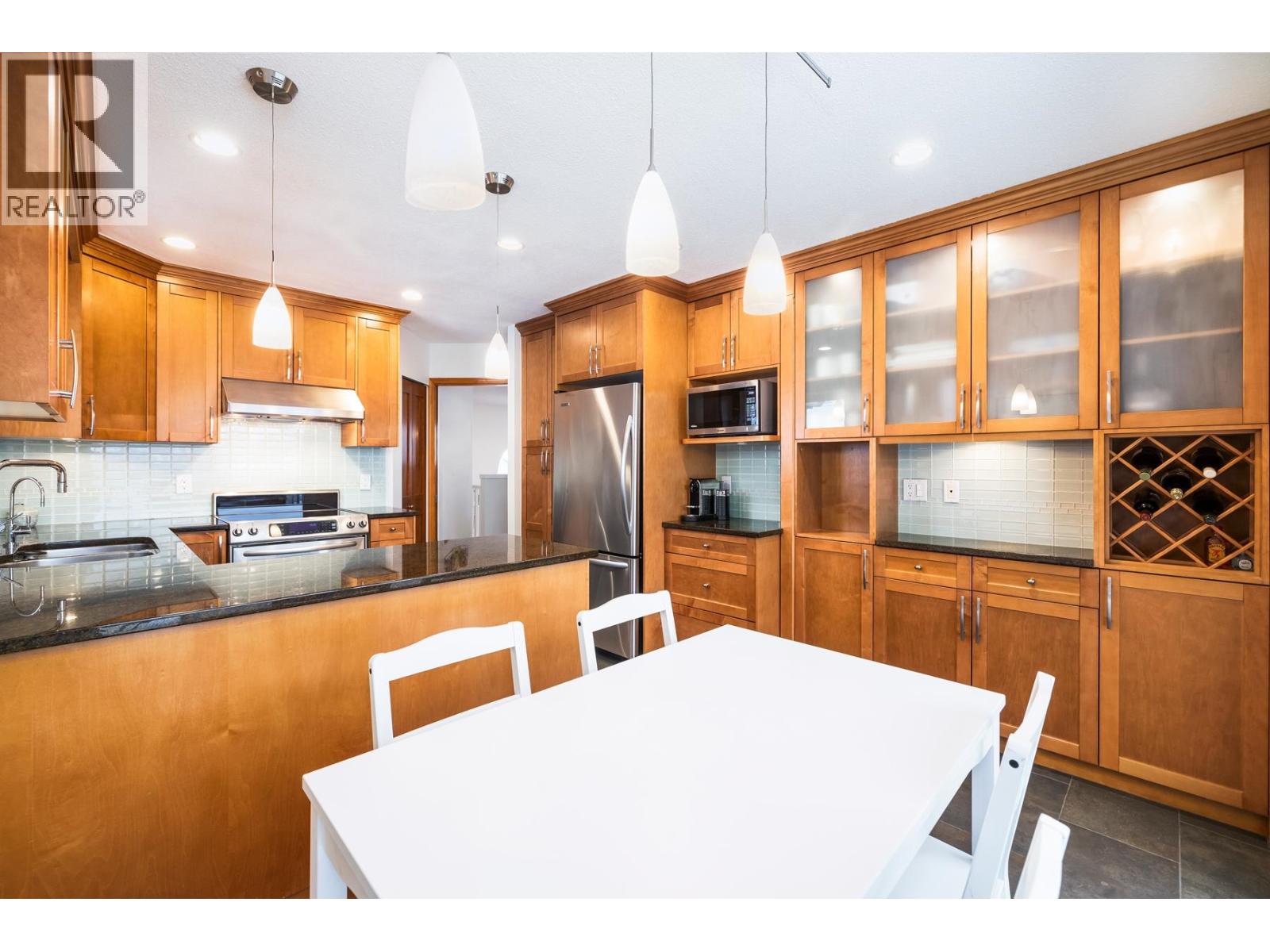 3985 Frames Place, North Vancouver, British Columbia  V7G 2M5 - Photo 17 - R3108668