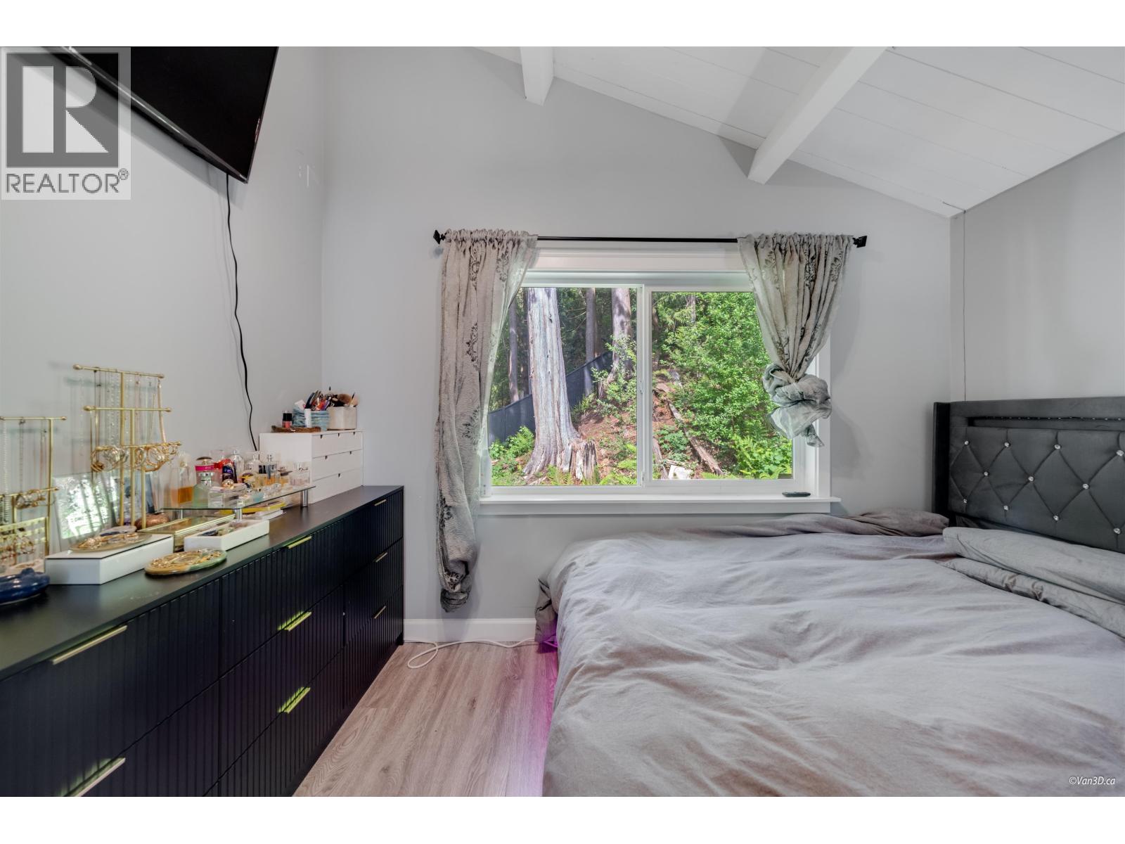 3870 Emerald Drive, North Vancouver, British Columbia  V7R 3B8 - Photo 16 - R3108690