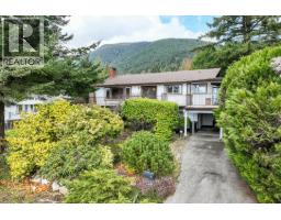 702 WINONA AVENUE, North Vancouver, British Columbia