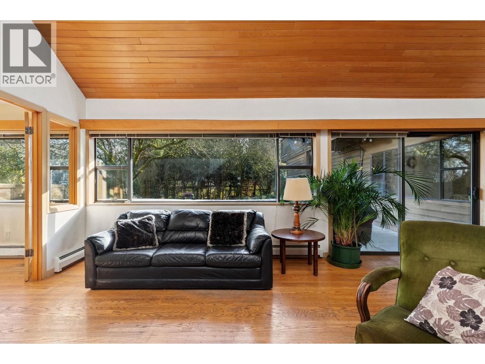 4436 W 11th Avenue, Vancouver, British Columbia  V6R 2M3 - Photo 2 - R3108745