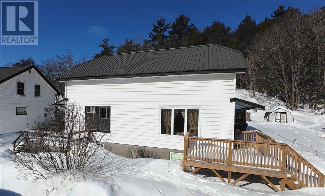 1021 Crescent Street Unit# A & B, Willisville, Ontario P0P 2H0 - Photo 2 - 2127055