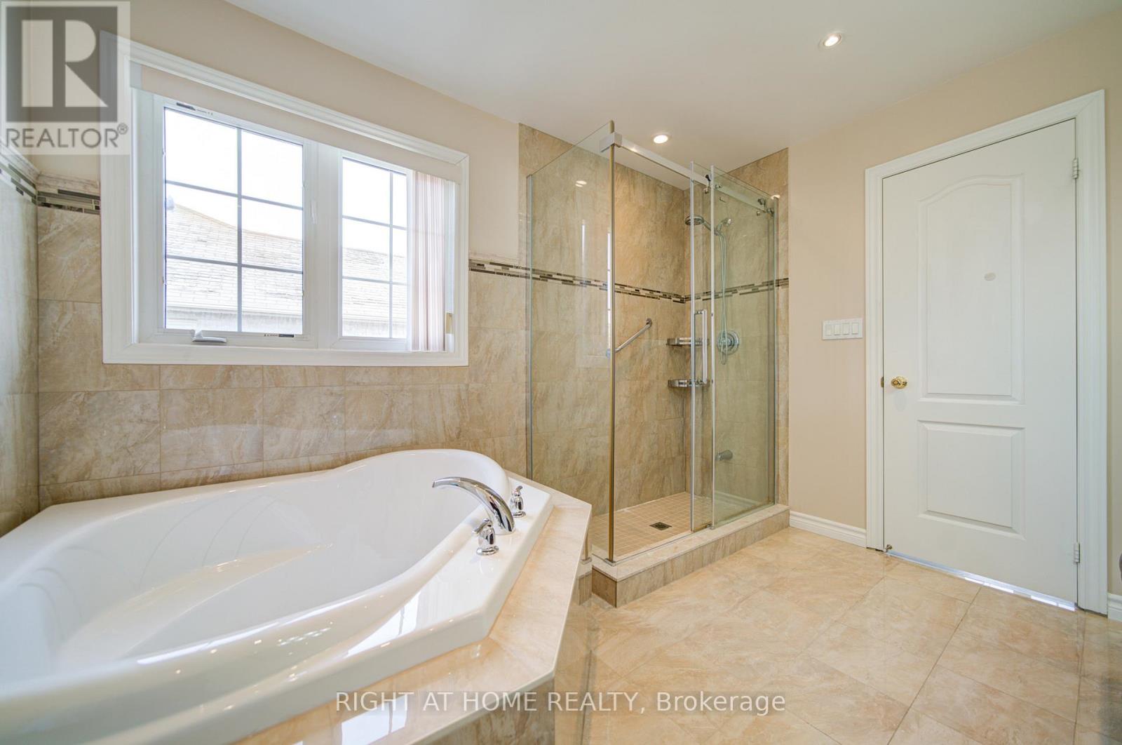 115 Westolivia Trail, Vaughan, Ontario  L4J 0C2 - Photo 25 - N12973202