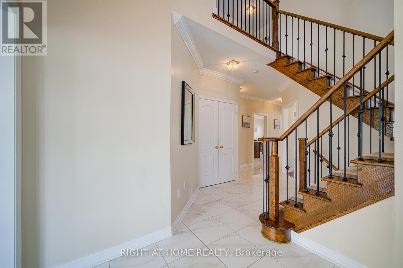 115 Westolivia Trail, Vaughan, Ontario  L4J 0C2 - Photo 5 - N12973202