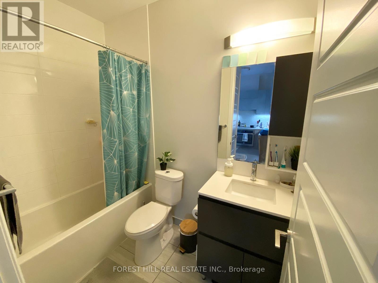 Rg27 - 25 Water Walk Drive, Markham, Ontario  L6G 0G3 - Photo 4 - N12973228