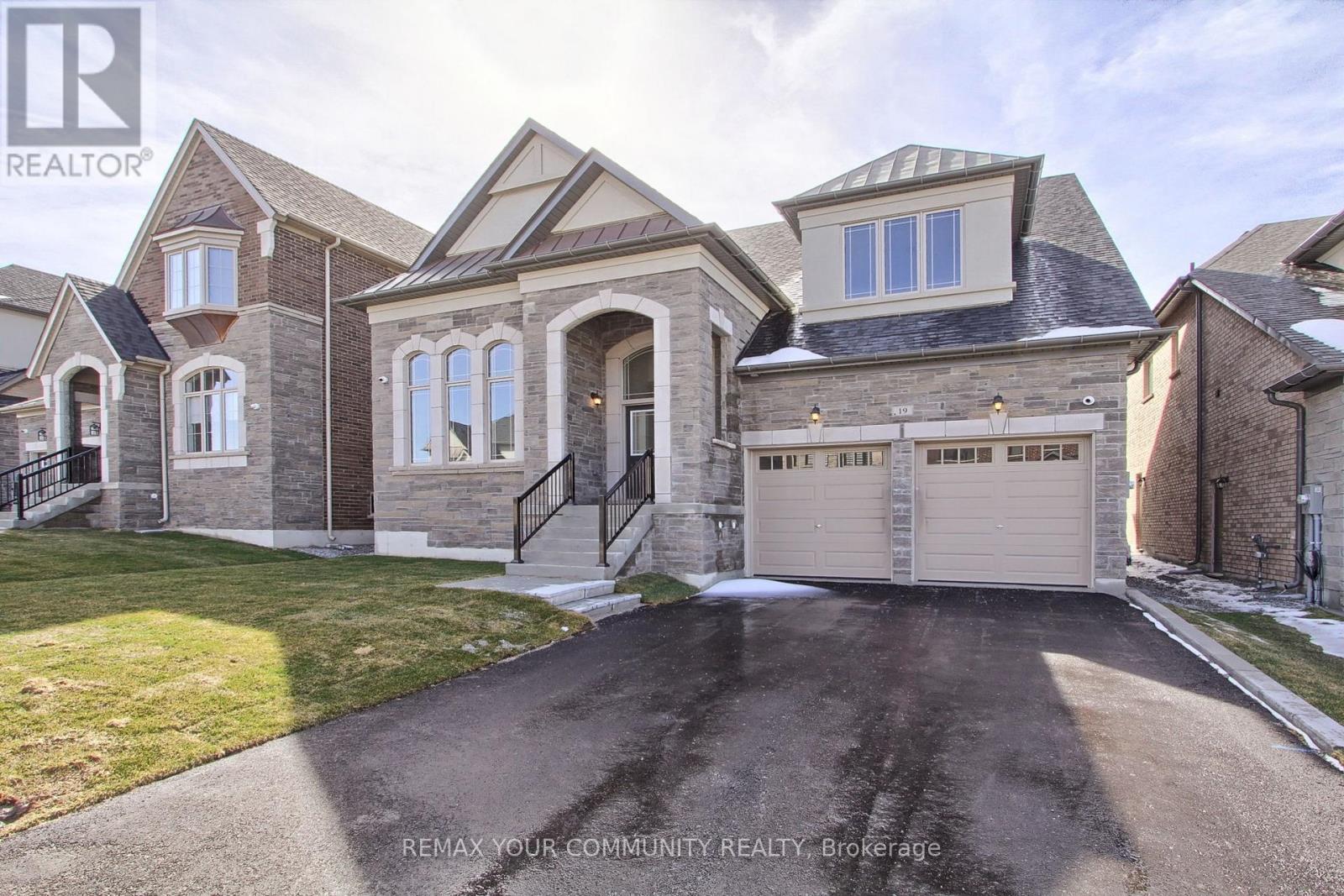 19 Plank Road, Bradford West Gwillimbury (Bond Head), Ontario  L3Z 4N3 - Photo 4 - N12973242