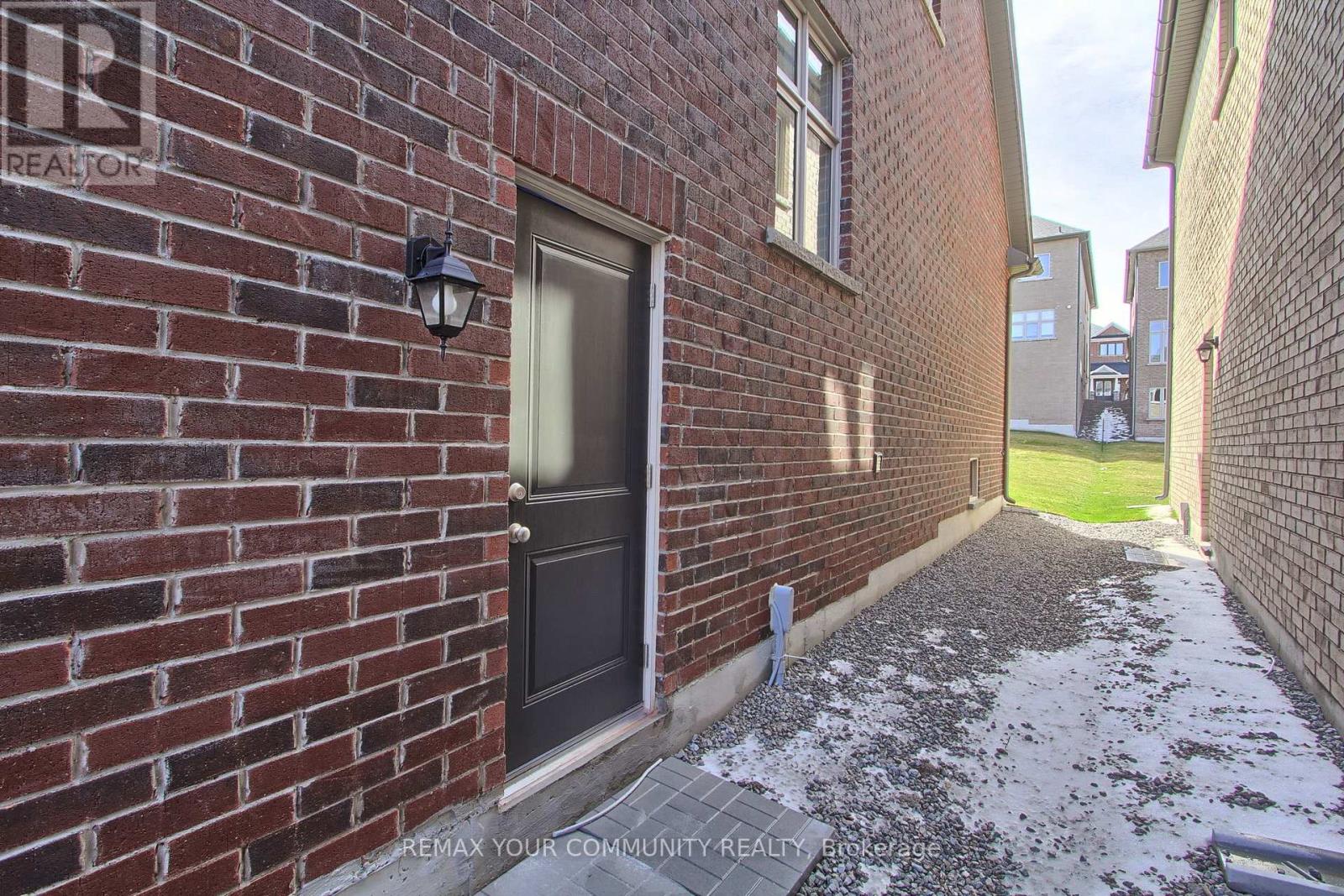 19 Plank Road, Bradford West Gwillimbury (Bond Head), Ontario  L3Z 4N3 - Photo 50 - N12973242