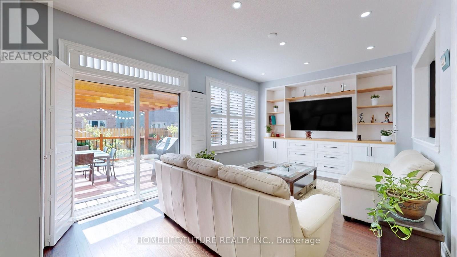 72 Mohandas Drive, Markham, Ontario  L3S 0E4 - Photo 10 - N12973298