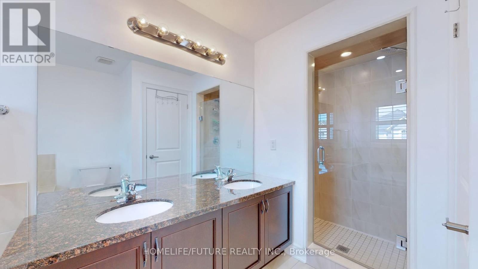 72 Mohandas Drive, Markham, Ontario  L3S 0E4 - Photo 12 - N12973298