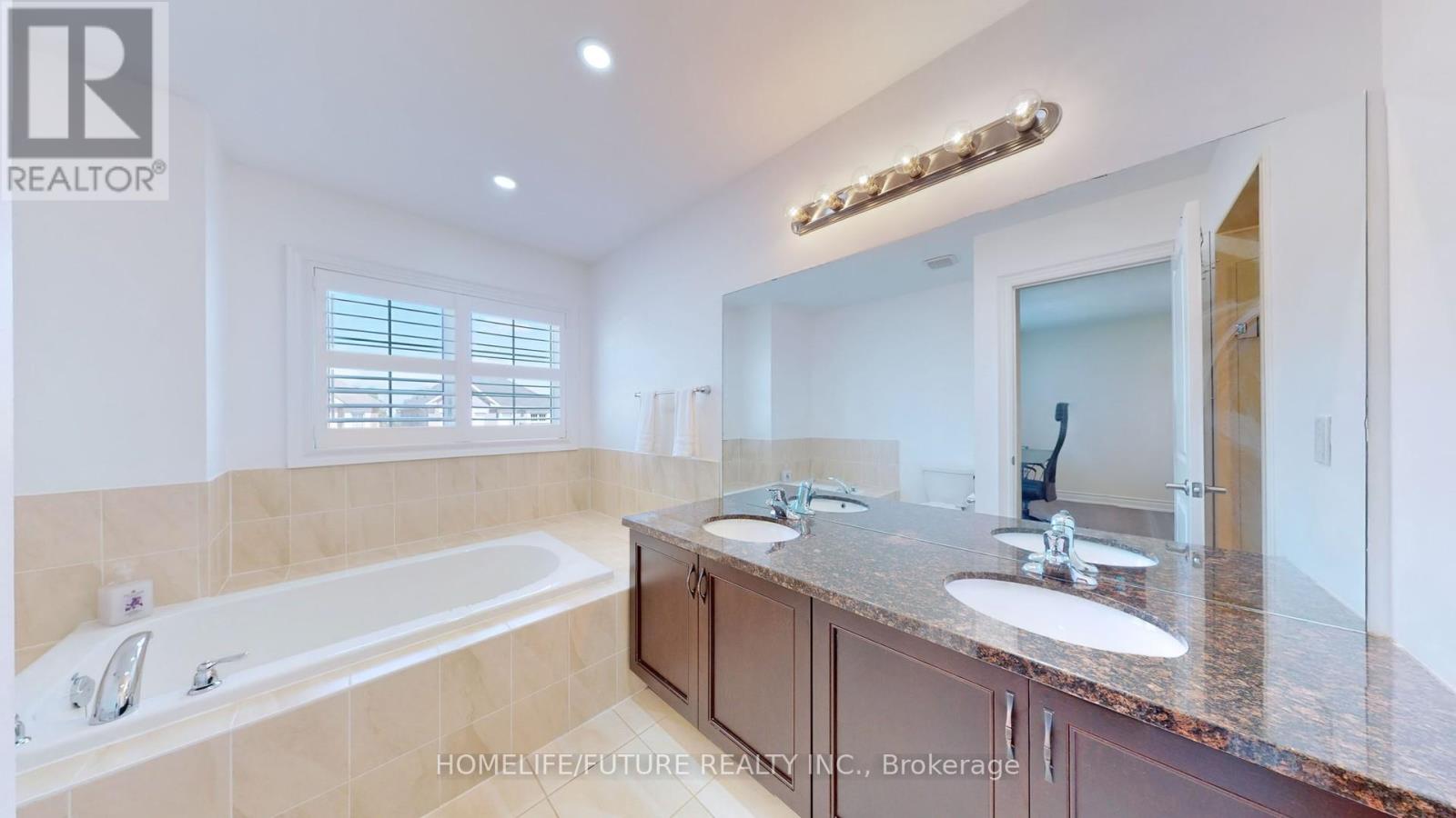 72 Mohandas Drive, Markham, Ontario  L3S 0E4 - Photo 13 - N12973298