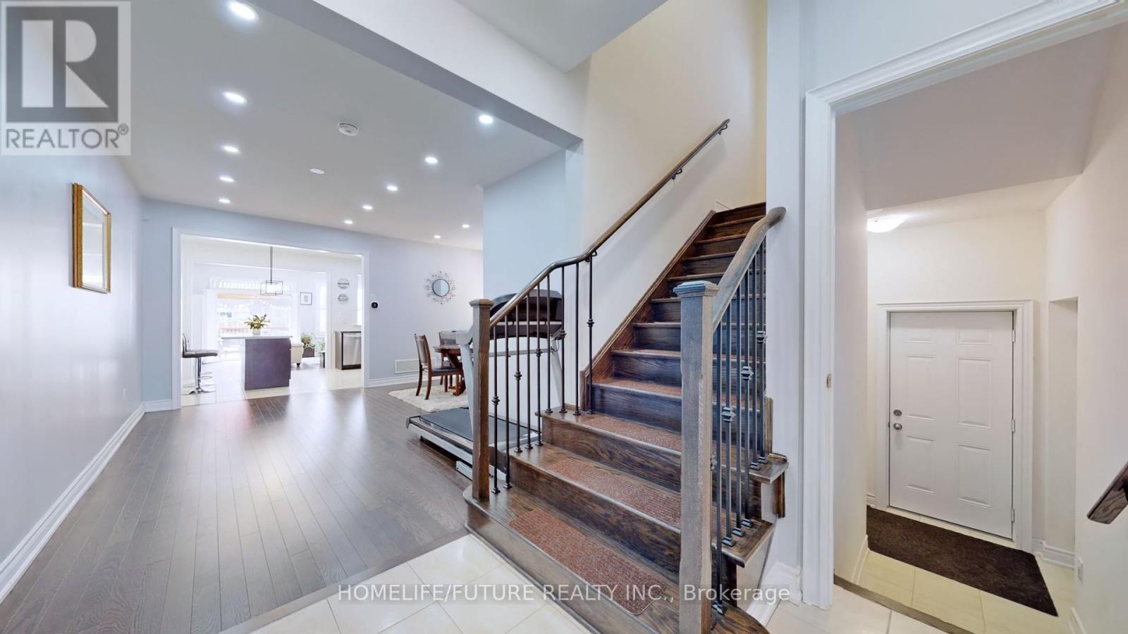 72 Mohandas Drive, Markham, Ontario  L3S 0E4 - Photo 6 - N12973298