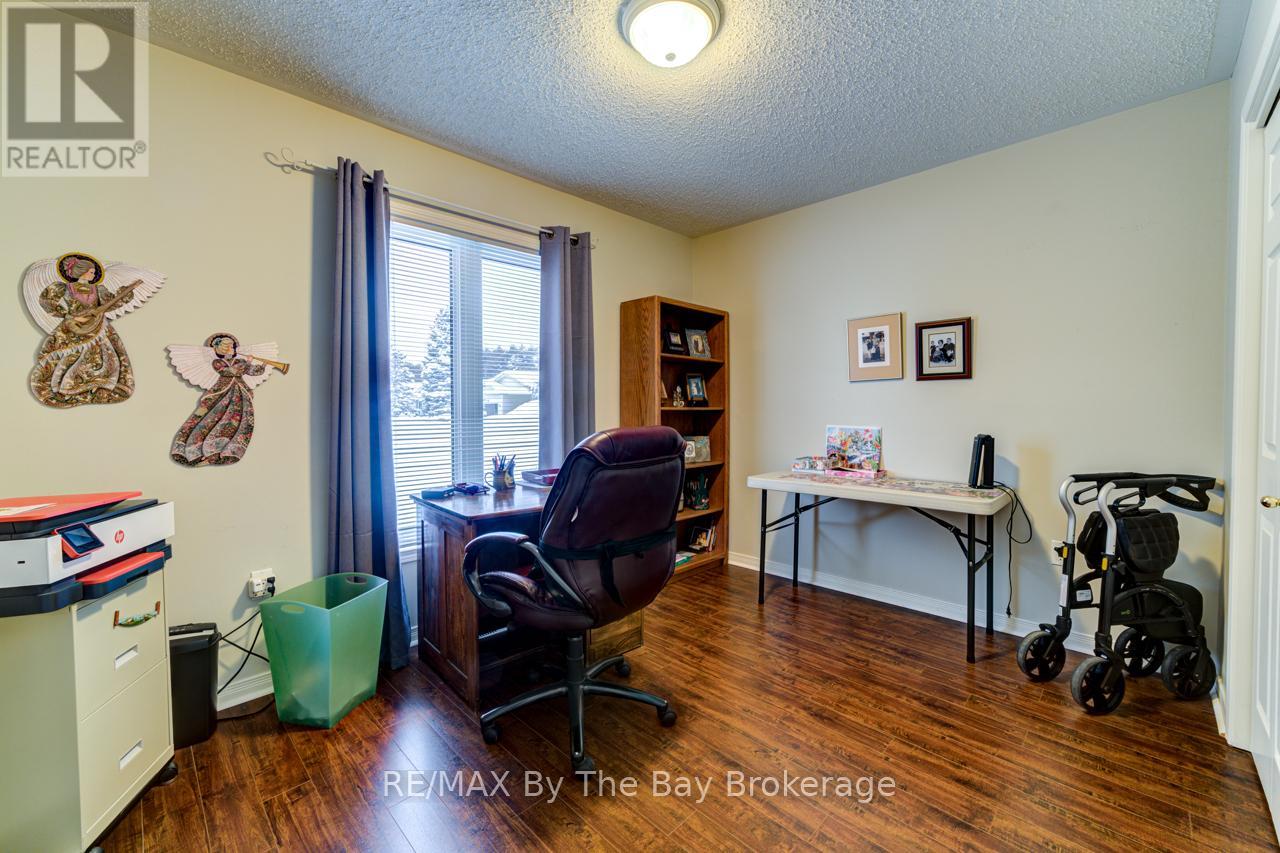 27 Pennsylvania Avenue E, Wasaga Beach, Ontario  L9Z 3A8 - Photo 23 - S12670458