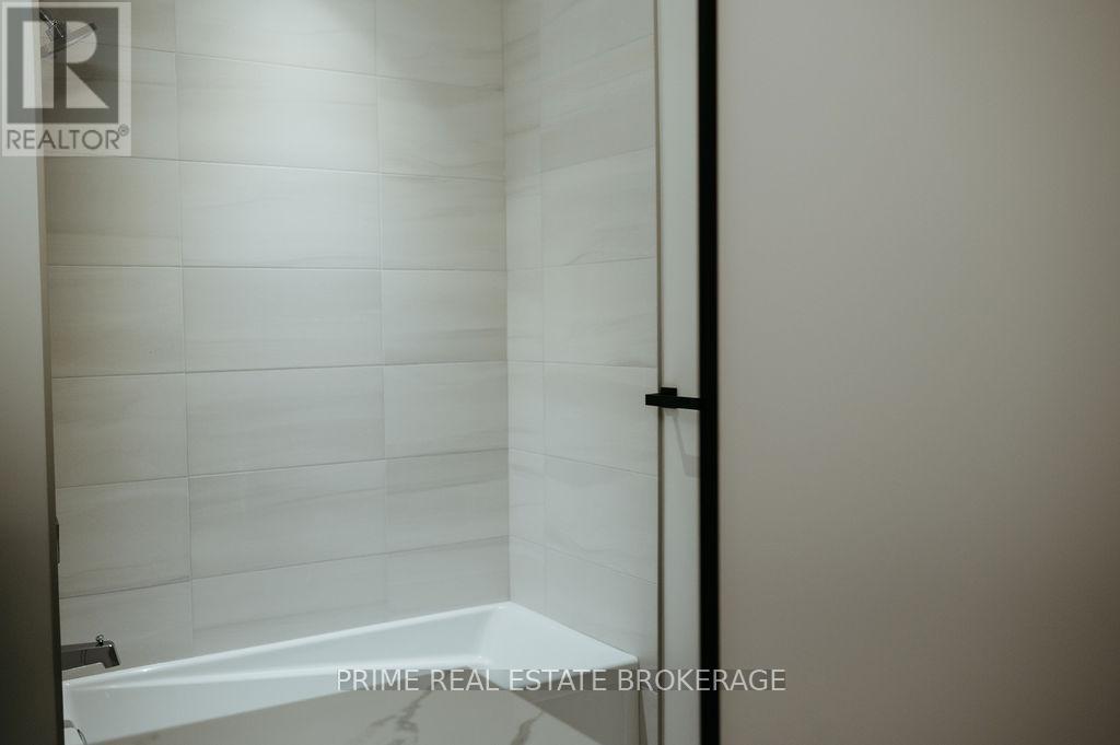 Lot 68 Fallingbrook Road, London South, Ontario  N6P 1H5 - Photo 21 - X12972292