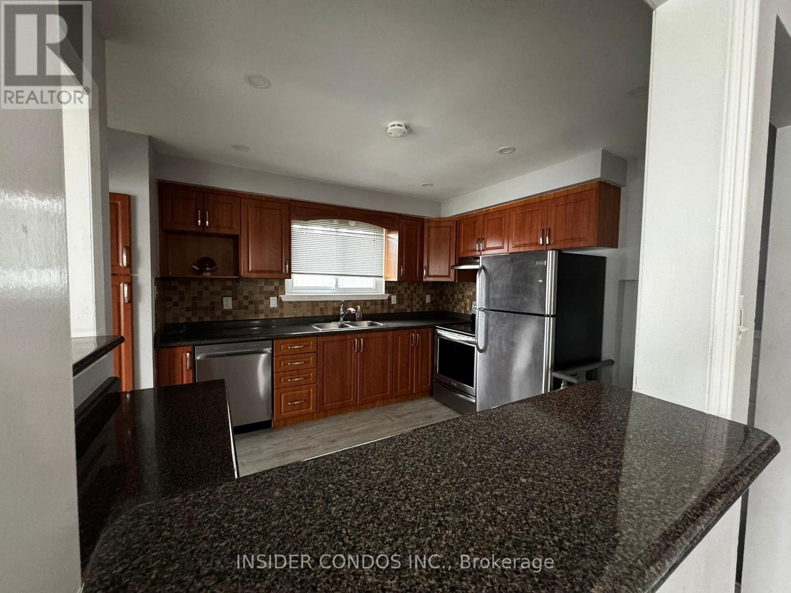 Upper - 49 Doncaster Drive, Brampton, Ontario  L6T 1S8 - Photo 8 - W12973208