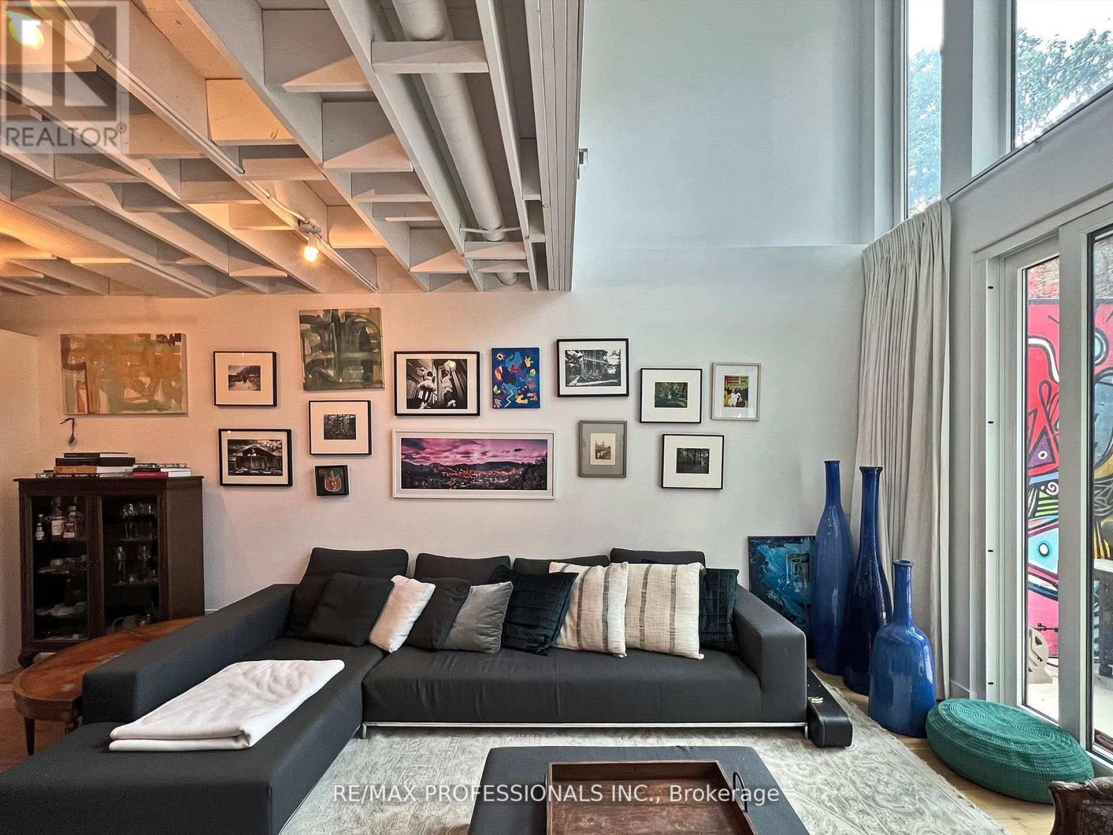 B - 60 Melbourne Avenue, Toronto, Ontario  M6K 1K7 - Photo 11 - W12973254