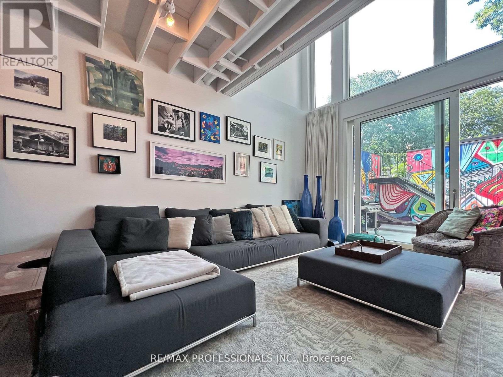 B - 60 Melbourne Avenue, Toronto, Ontario  M6K 1K7 - Photo 13 - W12973254