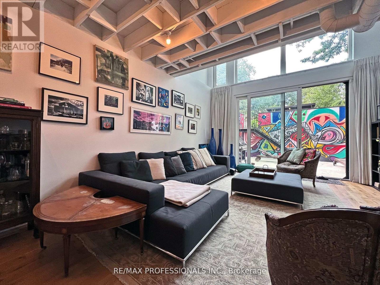 B - 60 Melbourne Avenue, Toronto, Ontario  M6K 1K7 - Photo 16 - W12973254