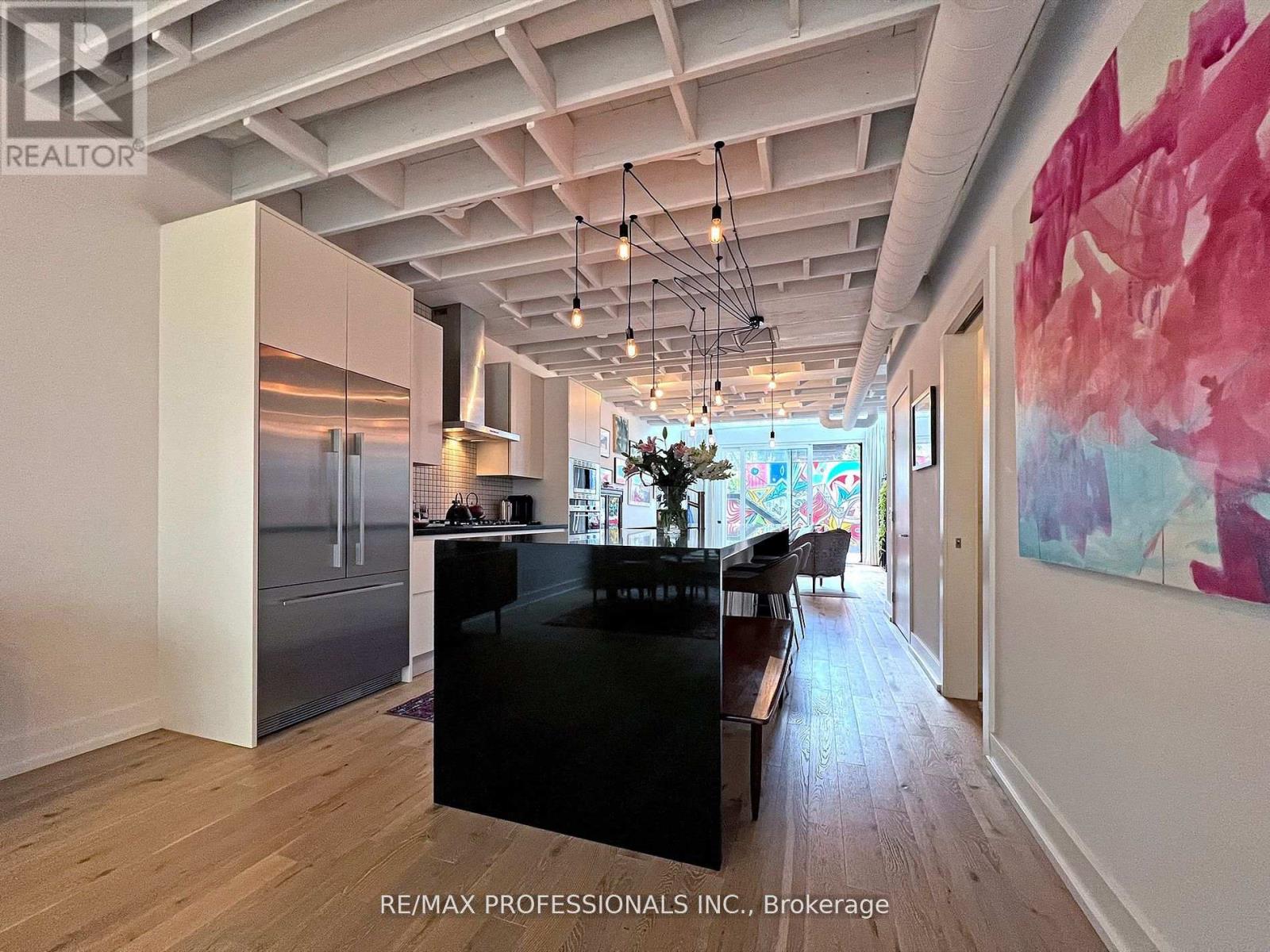 B - 60 Melbourne Avenue, Toronto, Ontario  M6K 1K7 - Photo 17 - W12973254