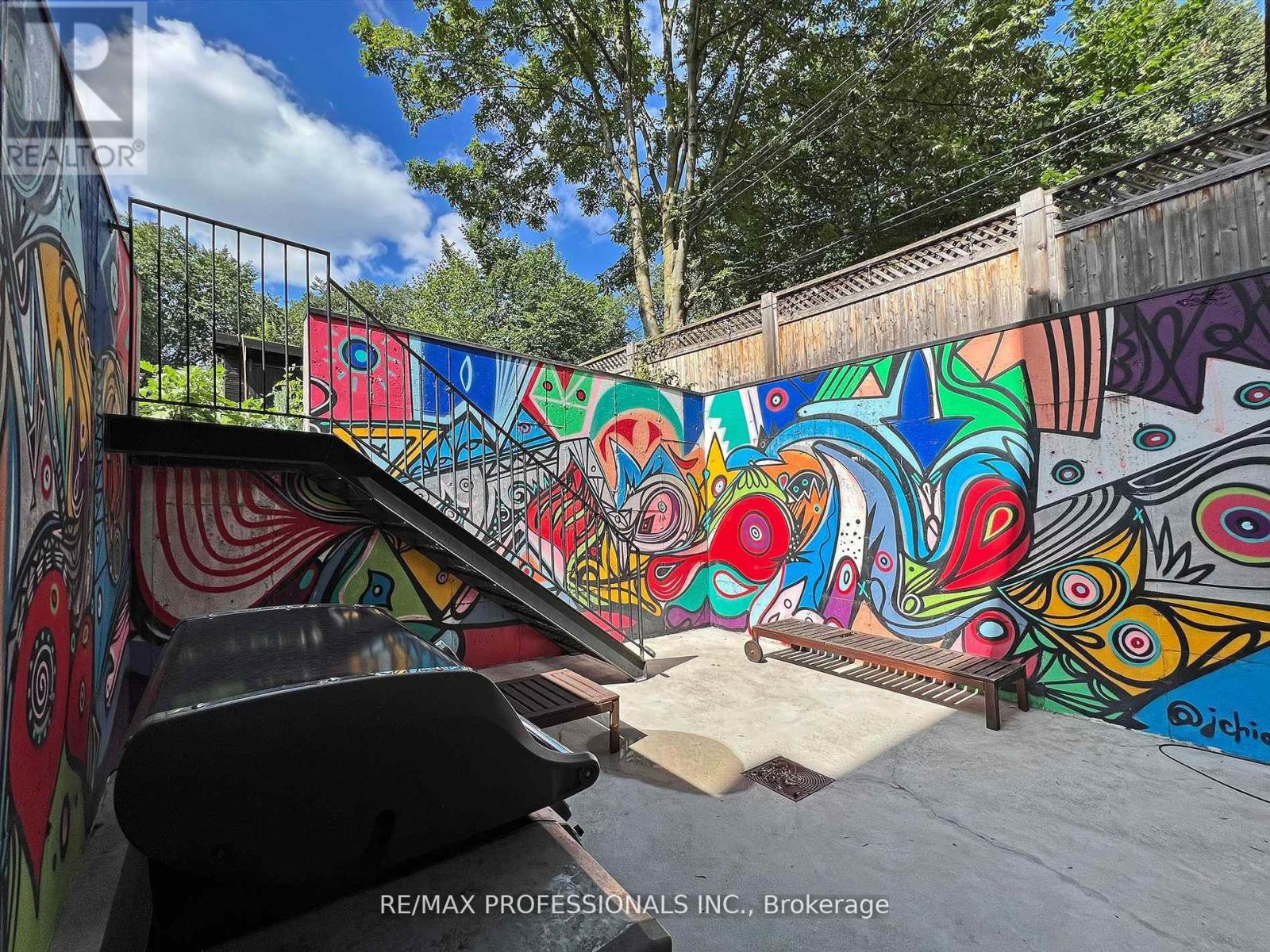 B - 60 Melbourne Avenue, Toronto, Ontario  M6K 1K7 - Photo 31 - W12973254