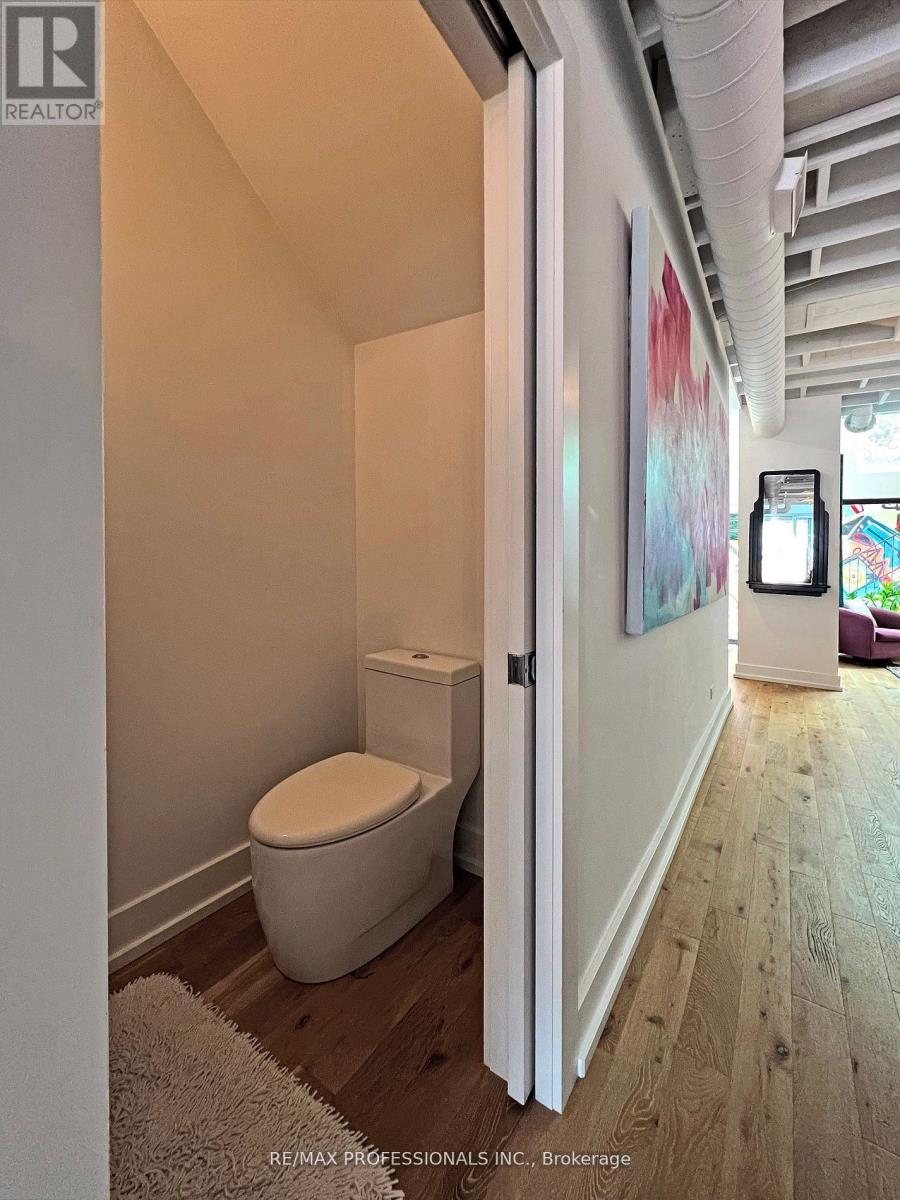 B - 60 Melbourne Avenue, Toronto, Ontario  M6K 1K7 - Photo 8 - W12973254