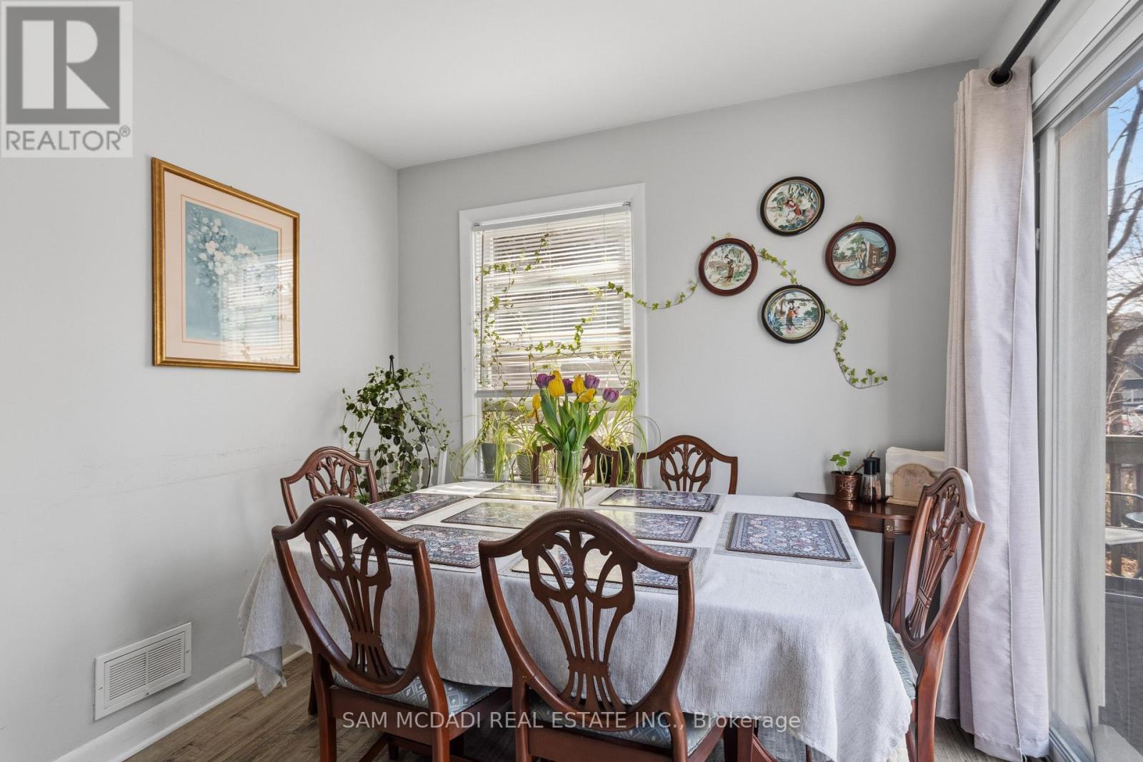 2432 First Street, Burlington, Ontario  L7R 1C6 - Photo 17 - W12973256