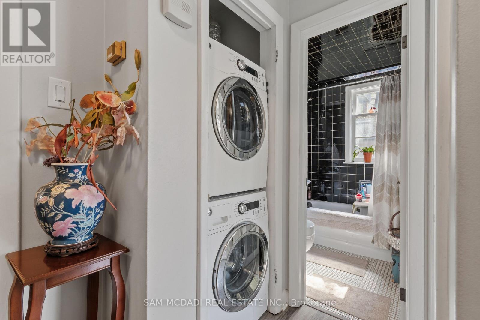 2432 First Street, Burlington, Ontario  L7R 1C6 - Photo 20 - W12973256