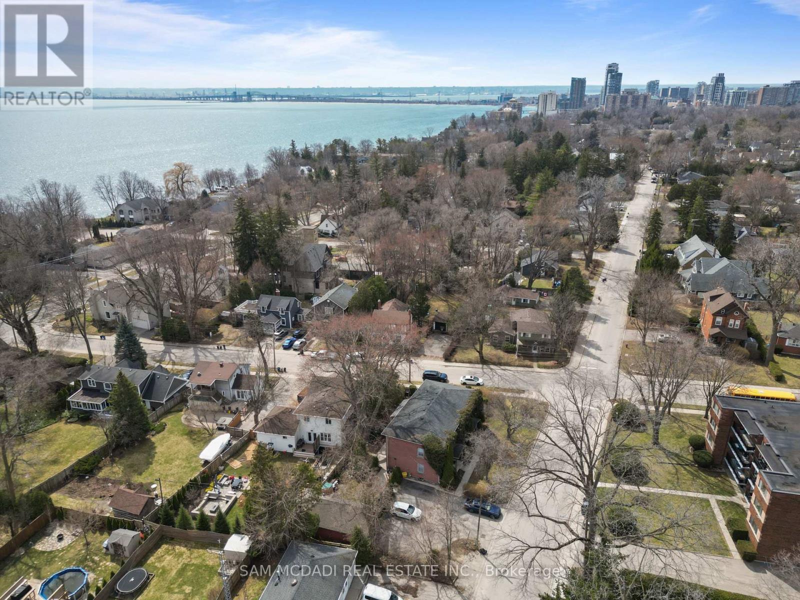 2432 First Street, Burlington, Ontario  L7R 1C6 - Photo 26 - W12973256