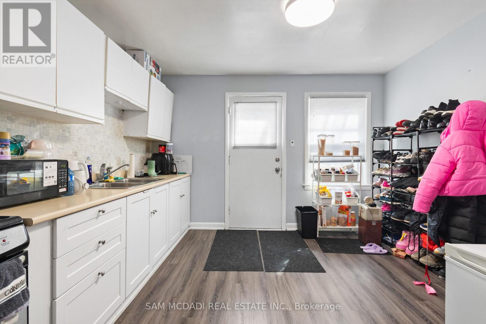 2432 First Street, Burlington, Ontario  L7R 1C6 - Photo 4 - W12973256