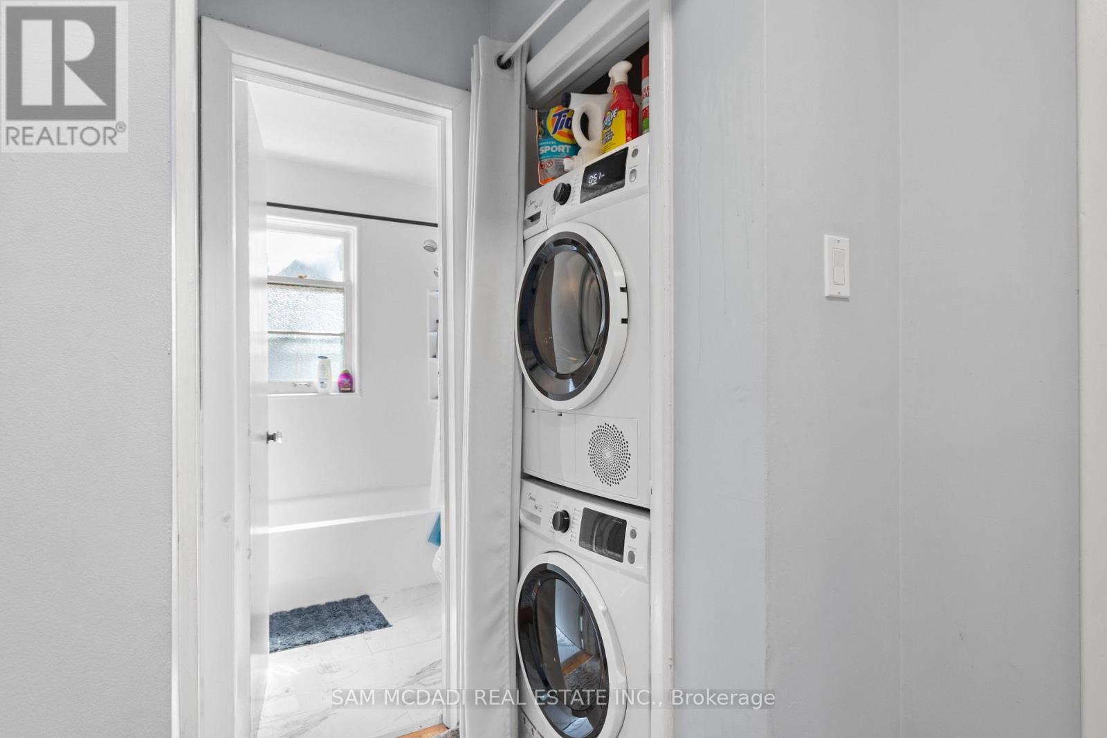 2432 First Street, Burlington, Ontario  L7R 1C6 - Photo 6 - W12973256