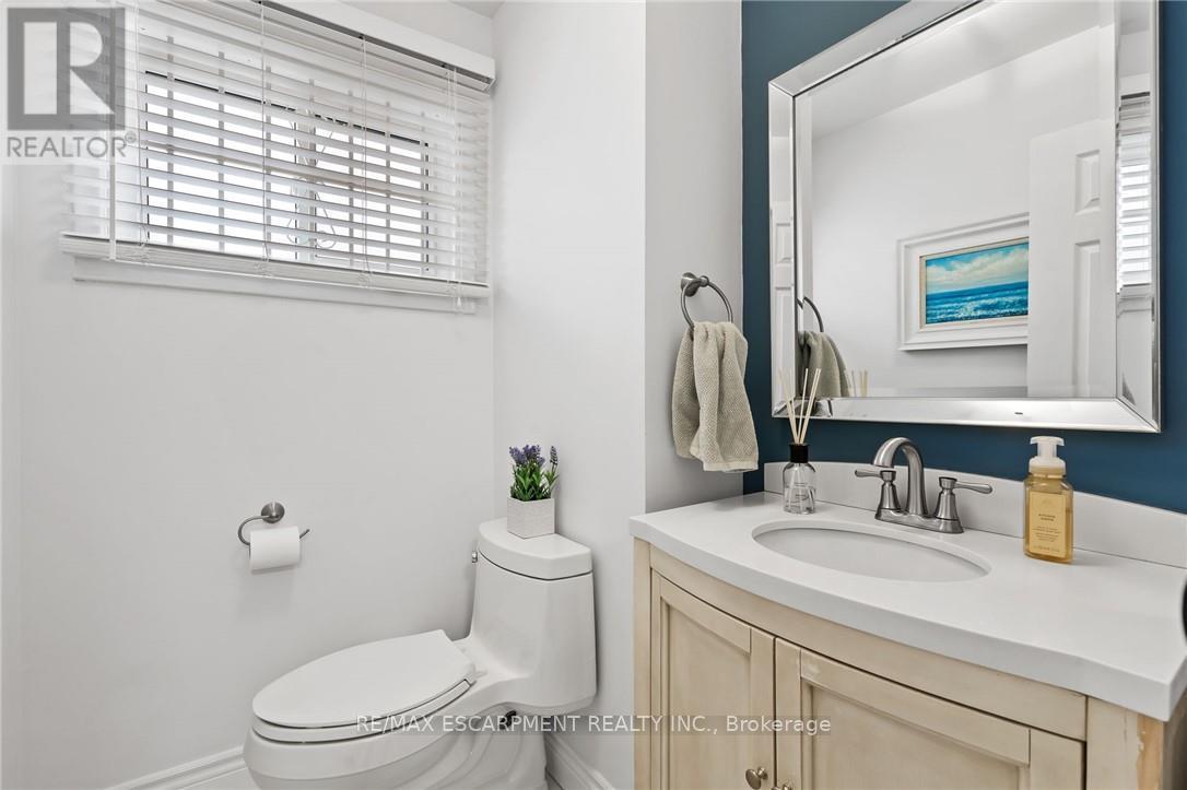 2685 Los Palmas Court, Mississauga, Ontario  L5N 2G6 - Photo 13 - W12973318