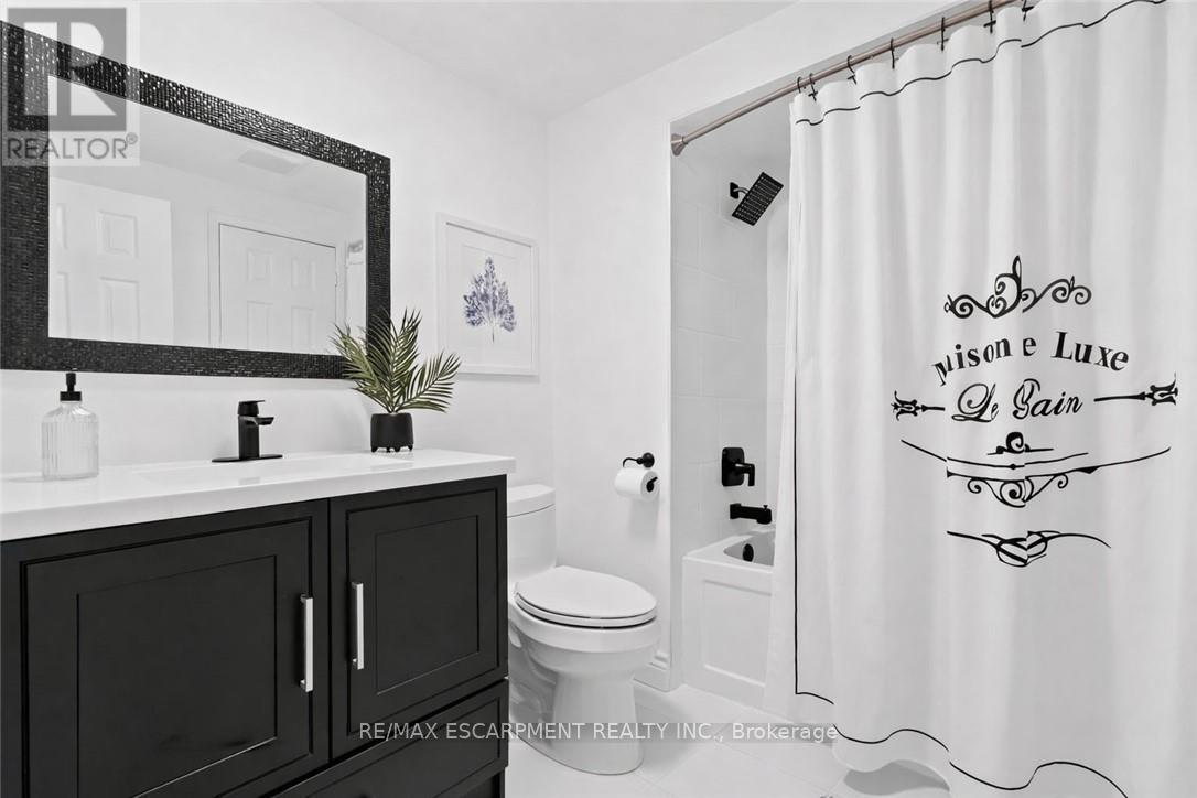 2685 Los Palmas Court, Mississauga, Ontario  L5N 2G6 - Photo 15 - W12973318