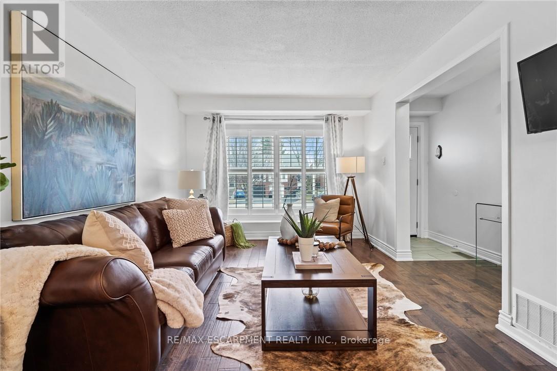 2685 Los Palmas Court, Mississauga, Ontario  L5N 2G6 - Photo 3 - W12973318