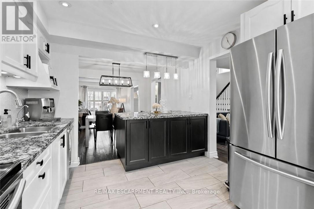 2685 Los Palmas Court, Mississauga, Ontario  L5N 2G6 - Photo 9 - W12973318