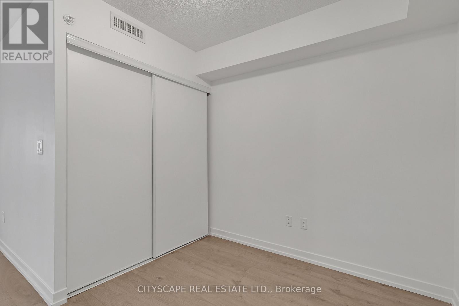 1705 - 1410 Dupont Street, Toronto, Ontario  M6H 2B1 - Photo 6 - W12973322