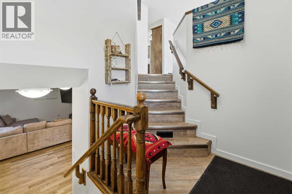 5807 44 Avenue, Rocky Mountain House, Alberta  T4T 0A1 - Photo 2 - A2283482