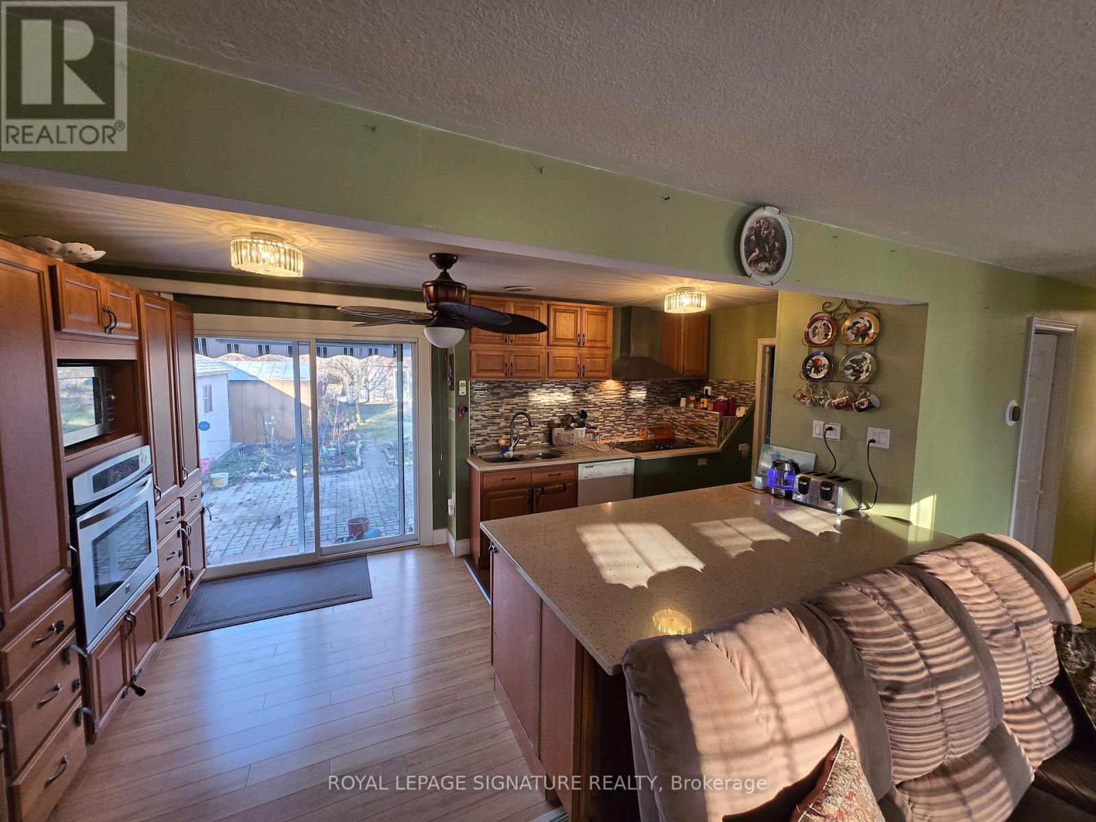 601 Conacher Drive, Toronto (Newtonbrook East), Ontario  M2M 3M9 - Photo 6 - C12967214