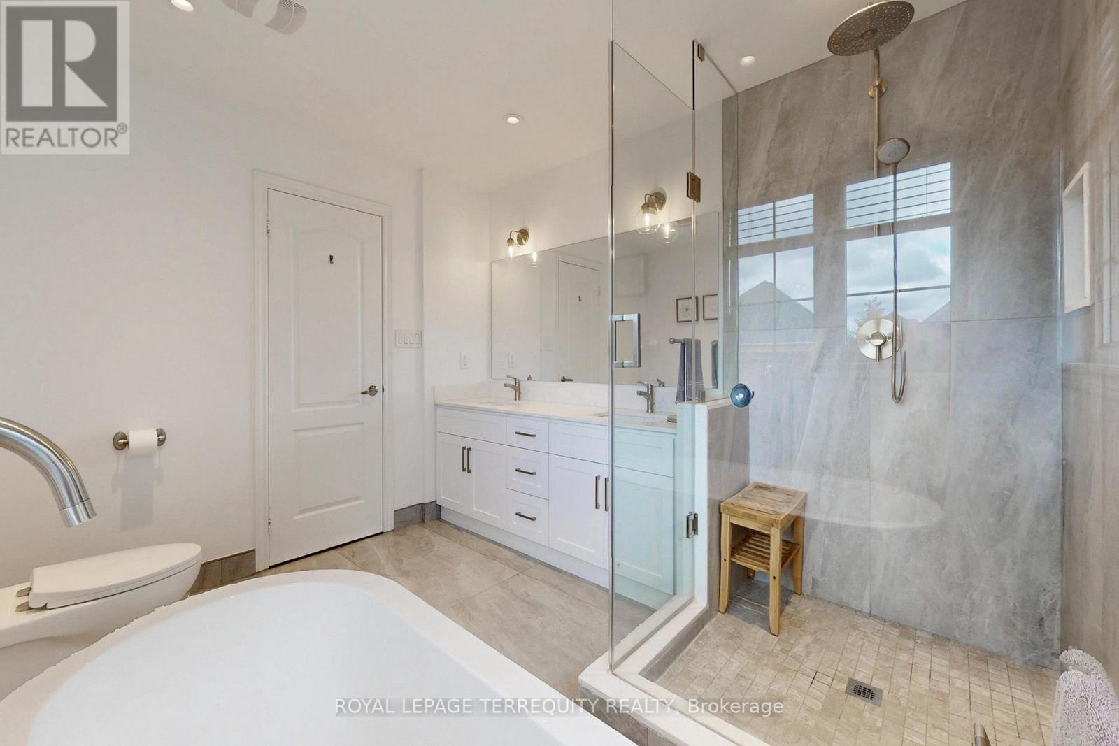 51 Donzi Lane, Vaughan, Ontario  L6A 0G8 - Photo 14 - N12886992