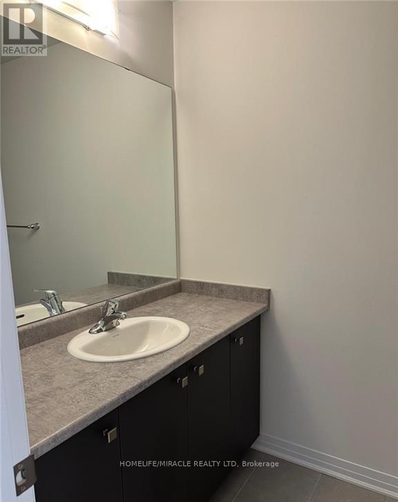 74 Masters Street, Welland, Ontario  L3B 0N4 - Photo 10 - X12961060