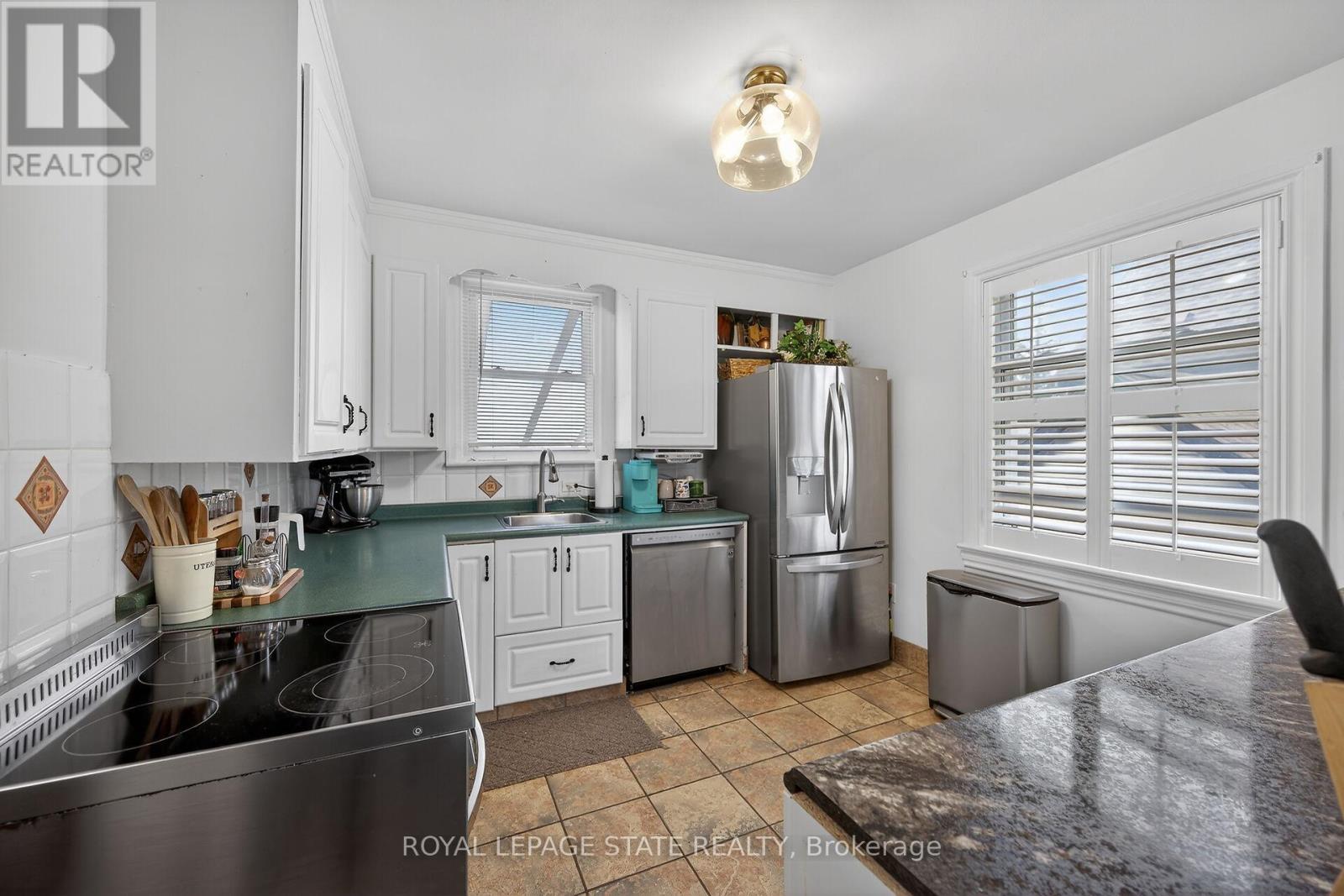 22 Marion Place, Hamilton, Ontario  L8G 1R7 - Photo 11 - X12973304